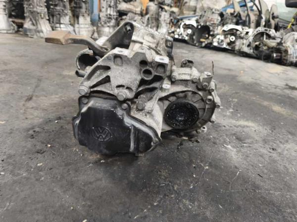 BOITE DE VITESSE VW / AUDI / SEAT / SKODA 1.6TDI CODE: LHW ( 5VITESSES ) - Vue 4